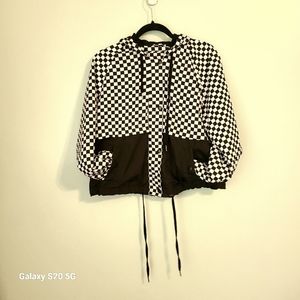 Rue21 windbreaker jacket  size Large color  Black and White